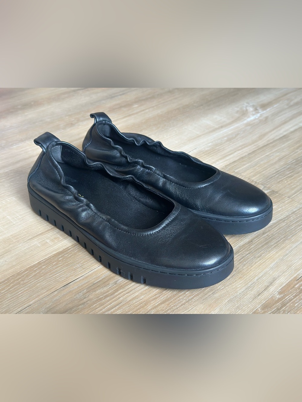 Vionic Uptown Womens Ballet Flats Black Leather Comfort Slip On Shoes